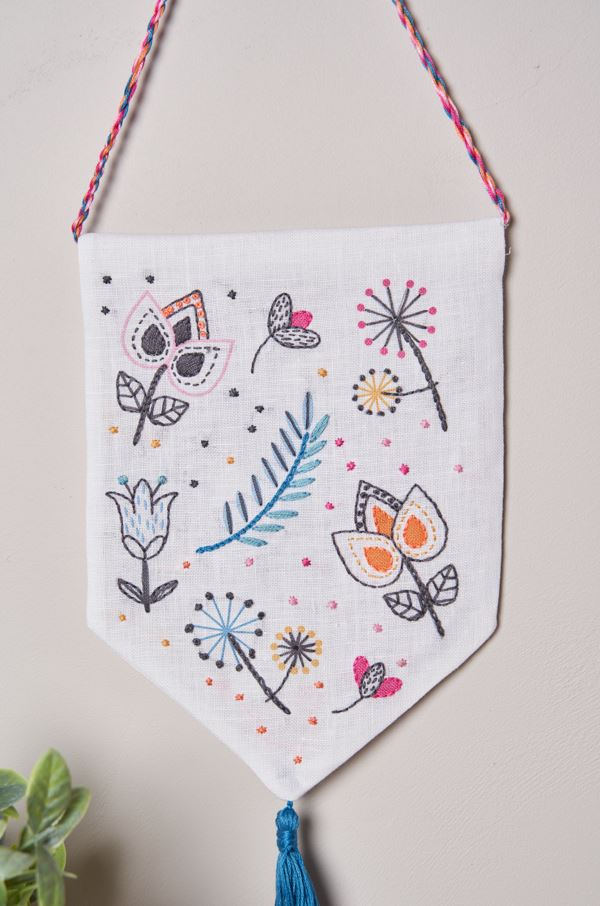 Modern Graphic: Wall Hanging: Embroidery Kit: Essentials